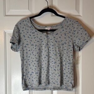 NWT SO Heather Gray Top with Blue Floral Pattern